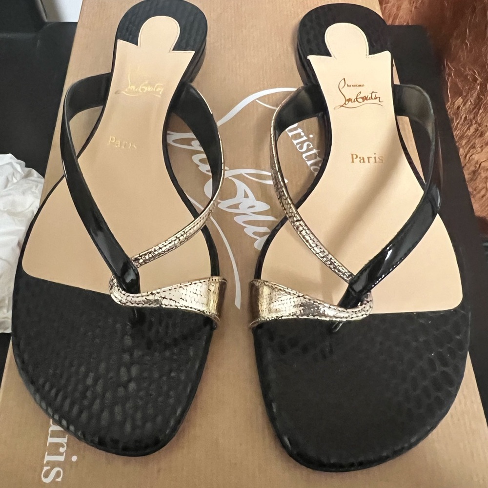 Christian Louboutin Minimeyer Flat Flip Flops